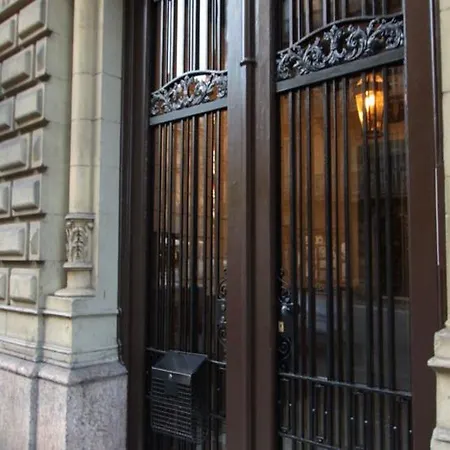 Gaudi Апартаменты *